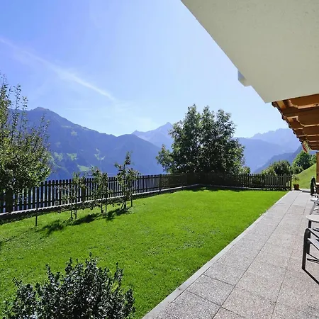 아파트 In Hippach Im Zillertal With A View